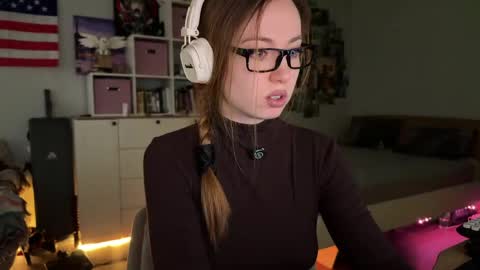 Lina  Next stream January 4  11am UTC 0 online show from 04-01-26, 02:58