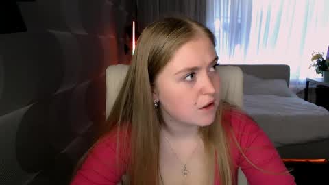 Snapshot of tori_blond chatting on 04-28-26, 06:18 tori_blond online show from 04-28-26, 06:18