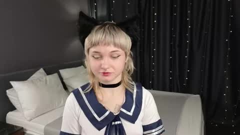 Tori online show from 11-12-25, 12:22