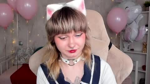 Tori online show from 04-02-26, 12:08