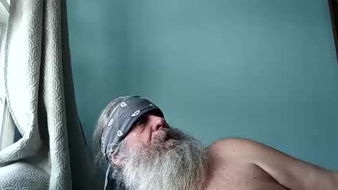 totallyawesome_65 online show from 12-01-25, 03:39