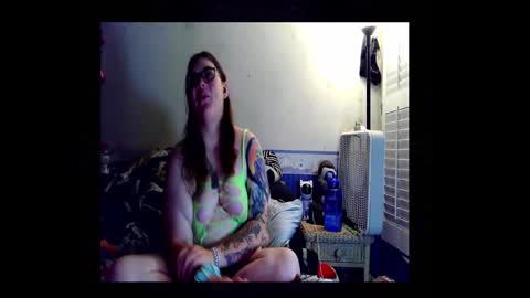 Toxiclove1311 online show from 10-04-25, 12:08