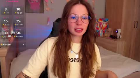 Snapshot of toxkiss chatting on 06-17-26, 05:43 toxkiss online show from 06-17-26, 05:43