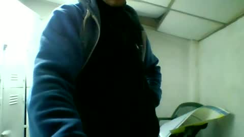 Snapshot of toyboysquirt chatting on 06-21-26, 07:33 toyboysquirt online show from 06-21-26, 07:33
