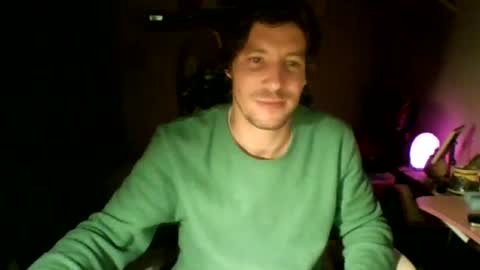 Snapshot of toyboysquirt chatting on 07-17-26, 06:31 toyboysquirt online show from 07-17-26, 06:31