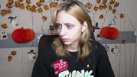 Snapshot of tracyleebb chatting on 11-14-25, 12:04 TracyLeeBB online show from 11-14-25, 12:04