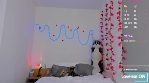 Ariana and Erik online show from 10-25-25, 12:02