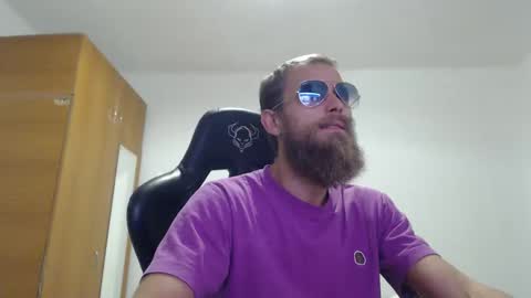 Snapshot of tralalabala chatting on 09-19-25, 05:57 Tralalabala online show from 09-19-25, 05:57