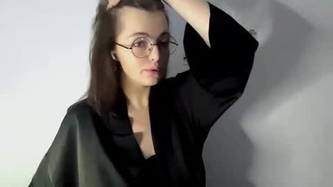 Amelia online show from 09-16-25, 03:13