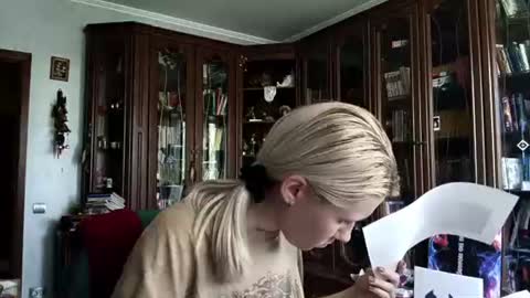 Lesly online show from 06-14-26, 05:20