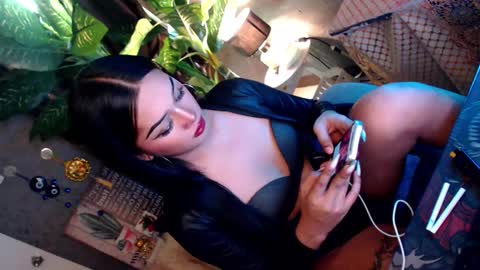 Snapshot of transbadassx chatting on 12-11-24, 12:23 CLEOPATHRA online show from 12-11-24, 12:23