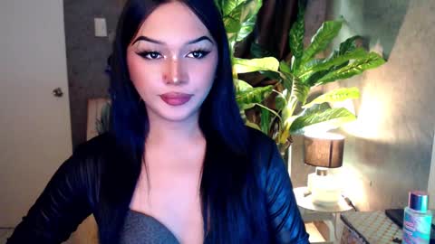 Snapshot of transbadassx chatting on 12-11-24, 03:24 CLEOPATHRA online show from 12-11-24, 03:24