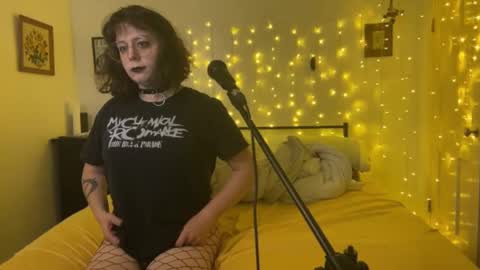 Snapshot of transcumchalice chatting on 09-21-25, 02:02 Mercy online show from 09-21-25, 02:02