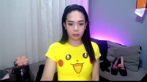 Snapshot of transmanilasue chatting on 07-19-26, 11:52 Sue online show from 07-19-26, 11:52