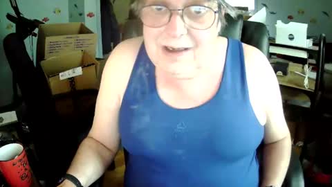 Snapshot of transmtfhello chatting on 05-25-26, 07:09 Peter online show from 05-25-26, 07:09