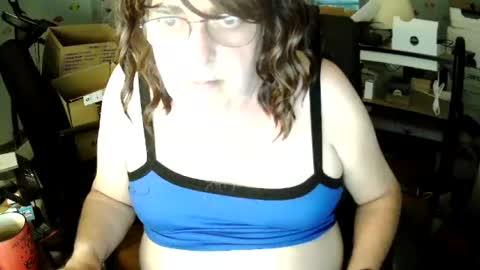 Snapshot of transmtfhello chatting on 06-22-26, 10:18 Peter online show from 06-22-26, 10:18