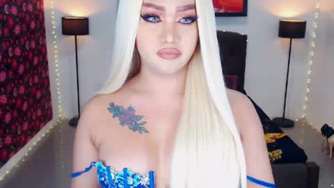 Snapshot of transplayfullolivia chatting on 07-01-26, 02:46 KYLIE BELLA TS online show from 07-01-26, 02:46