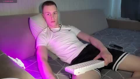 Travis online show from 07-05-26, 07:26