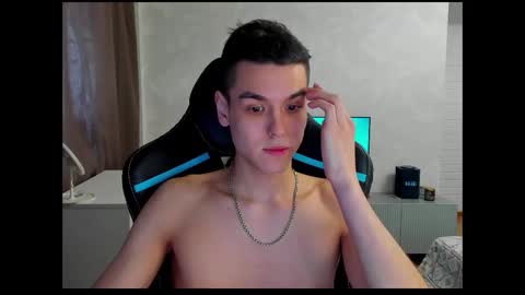 travisrivas online show from 03-04-25, 01:06