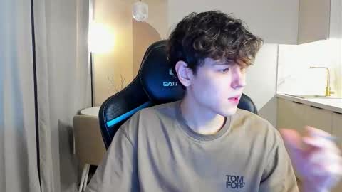 travisrivas online show from 10-10-25, 08:57