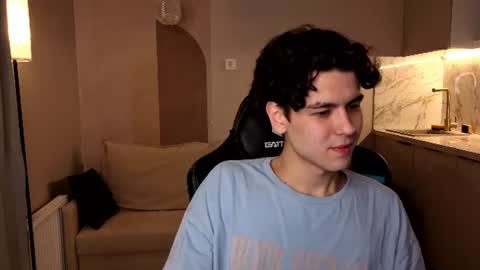 Snapshot of travisrivas chatting on 06-12-26, 01:48 travisrivas online show from 06-12-26, 01:48