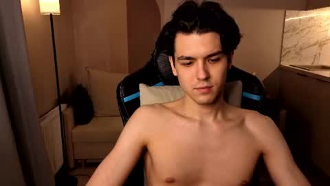Snapshot of travisrivas chatting on 06-22-26, 02:13 travisrivas online show from 06-22-26, 02:13