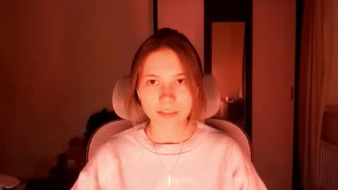 Lisa online show from 11-21-25, 04:38