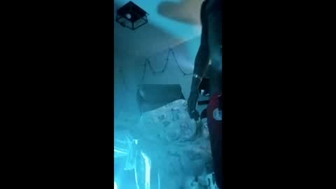 Snapshot of tray713152 chatting on 05-31-26, 10:55 10Thickness online show from 05-31-26, 10:55