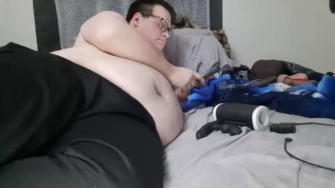 Snapshot of treatbobnice chatting on 02-15-26, 05:09 Treat Bob Nice online show from 02-15-26, 05:09