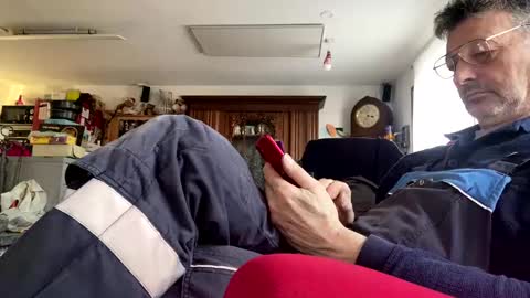 trebgeis1 online show from 02-17-25, 02:37