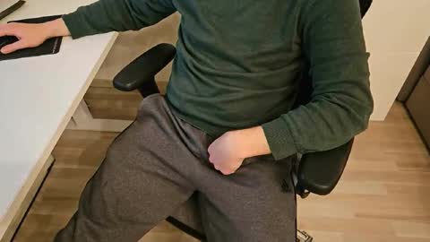 Snapshot of tree1989 chatting on 01-12-25, 07:21 tree1989 online show from 01-12-25, 07:21