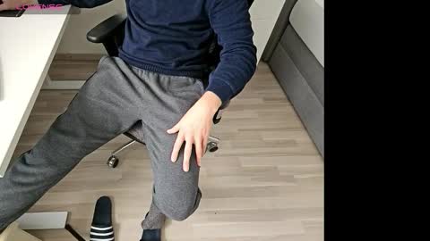 Snapshot of tree1989 chatting on 09-14-25, 03:00 tree1989 online show from 09-14-25, 03:00