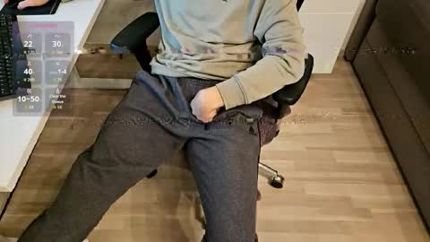 Snapshot of tree1989 chatting on 11-11-25, 07:36 tree1989 online show from 11-11-25, 07:36