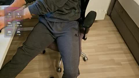 Snapshot of tree1989 chatting on 01-08-26, 05:37 tree1989 online show from 01-08-26, 05:37