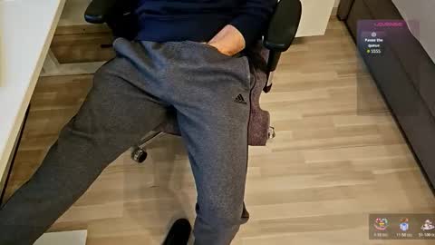 Snapshot of tree1989 chatting on 02-21-26, 03:57 tree1989 online show from 02-21-26, 03:57