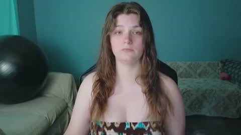 Snapshot of treejeanne chatting on 06-18-26, 10:14 TreeJeanne online show from 06-18-26, 10:14