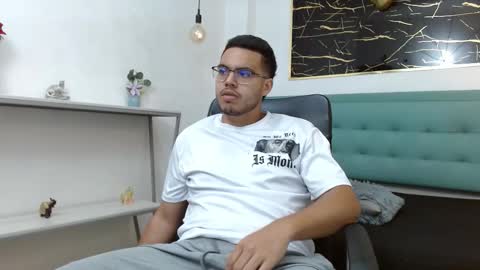 Snapshot of trevor_ash chatting on 02-13-26, 03:35 TREVOR online show from 02-13-26, 03:35