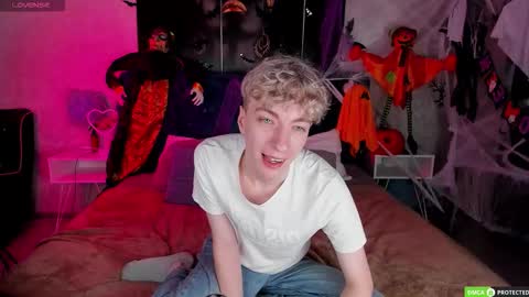 TrevorBenson online show from 10-26-25, 06:03