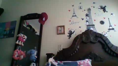 triana_bell online show from 10-22-25, 05:02