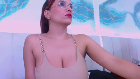 Snapshot of triana_crimson chatting on 09-20-25, 09:05 triana_crimson online show from 09-20-25, 09:05