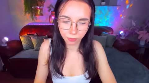 Snapshot of triciadaisy chatting on 06-18-26, 02:43 TriciaDaisy online show from 06-18-26, 02:43