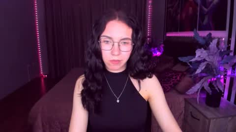 Snapshot of triciadaisy chatting on 06-19-26, 03:27 TriciaDaisy online show from 06-19-26, 03:27