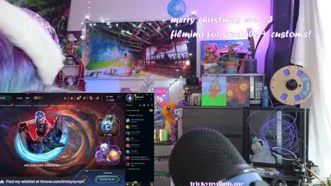 Cassie online show from 12-24-24, 07:33