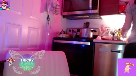 Cassie online show from 10-02-25, 06:42