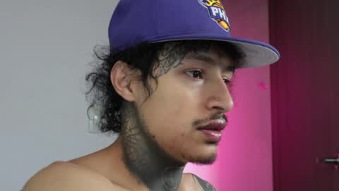 - trieone online show from 04-12-26, 02:33