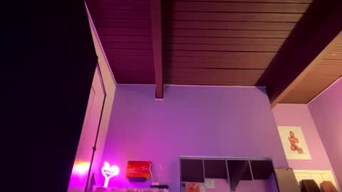 Snapshot of trillahung chatting on 06-20-26, 01:41 WapBopper online show from 06-20-26, 01:41