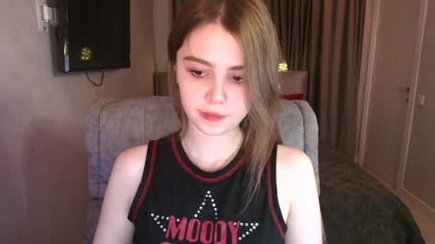 Snapshot of tripleprinces chatting on 01-06-25, 03:40 tripleprinces online show from 01-06-25, 03:40