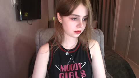 Snapshot of tripleprinces chatting on 01-06-25, 06:41 tripleprinces online show from 01-06-25, 06:41