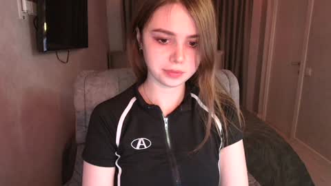 Snapshot of tripleprinces chatting on 02-07-25, 05:51 tripleprinces online show from 02-07-25, 05:51