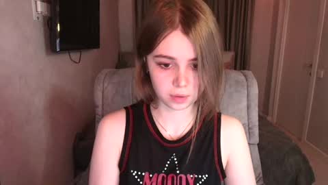 Snapshot of tripleprinces chatting on 02-11-25, 04:56 tripleprinces online show from 02-11-25, 04:56